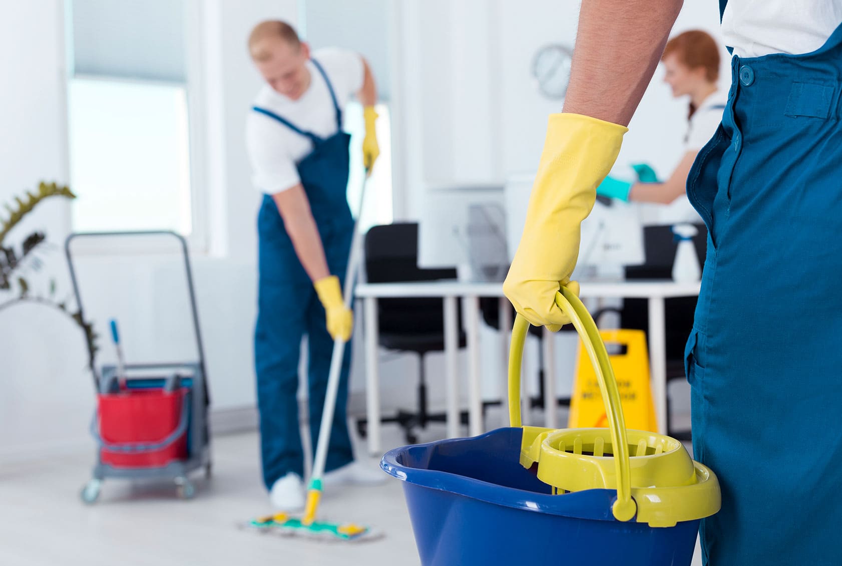 MITARBEITER IN DER SONDERREINIGUNG (m/w/d)